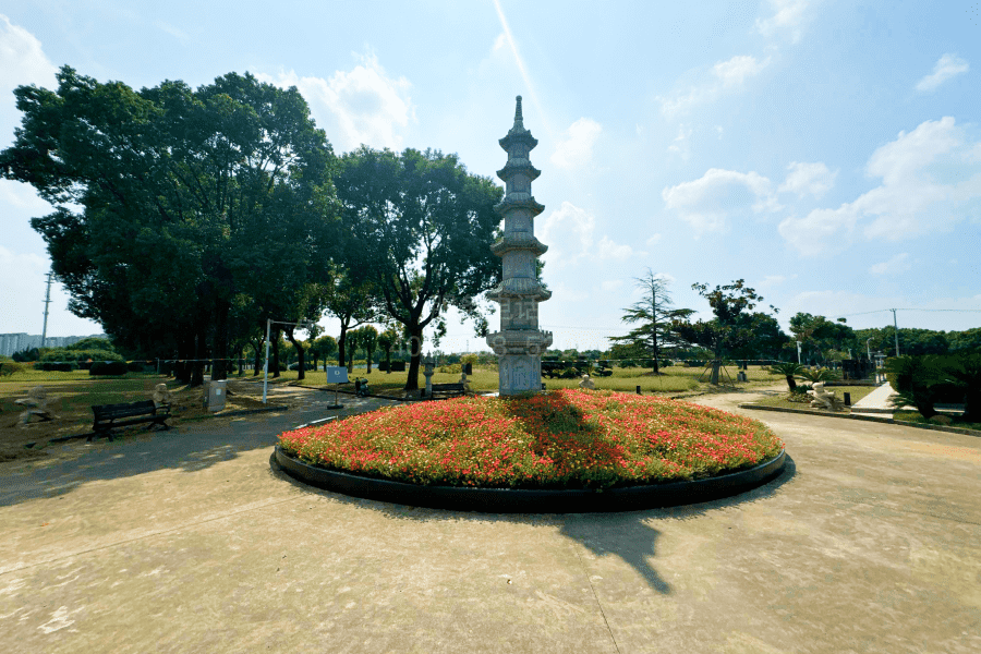 石塔景观图